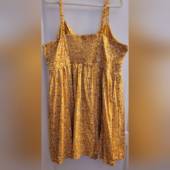 🌼Torrid Yellow Floral Midi Dress - Picture 7 of 12